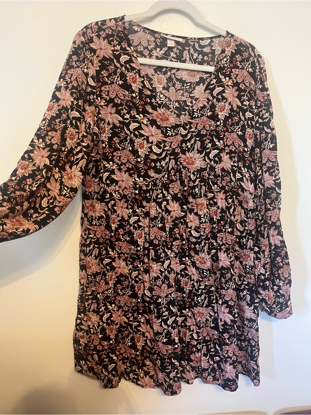 Knox Rose Black Floral Long Sleeve V-Neck Dress with Pink Accents